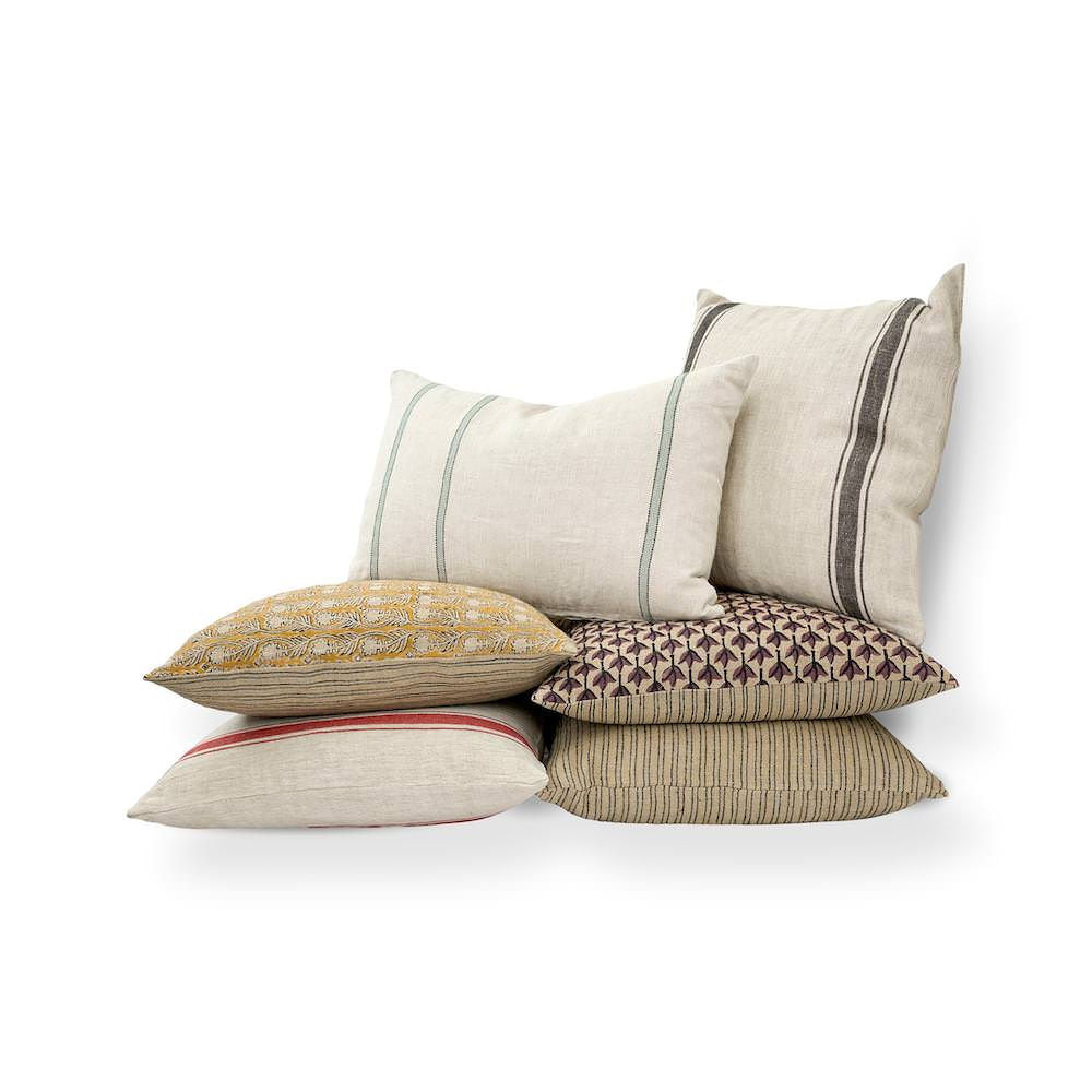 Throws & Pillows