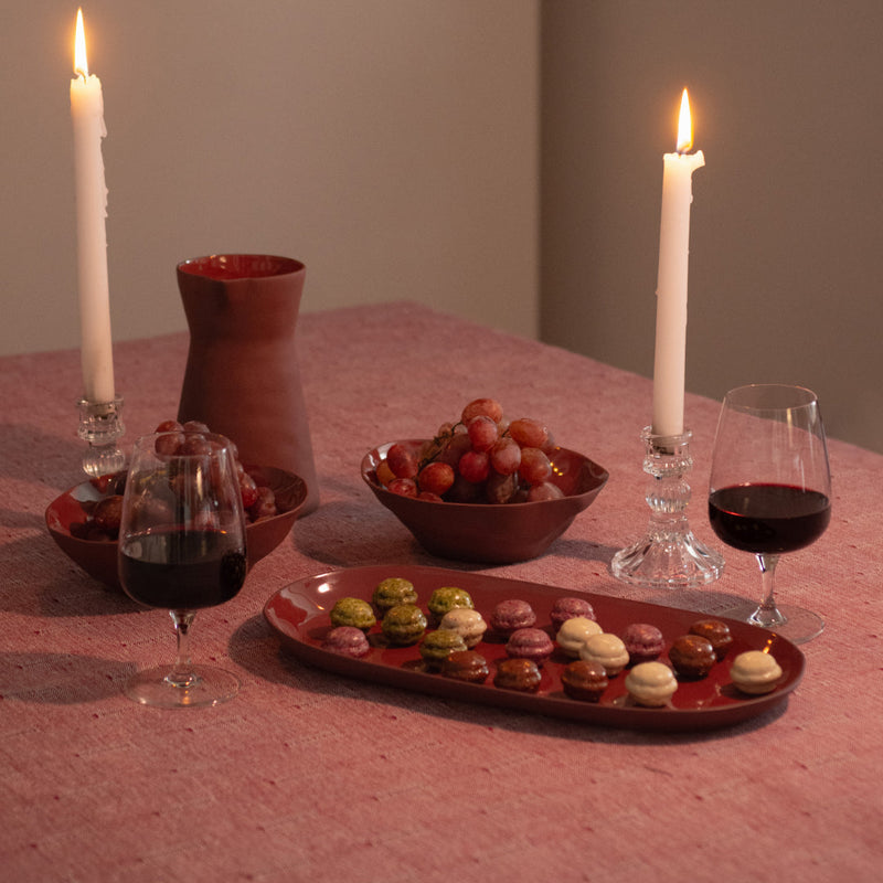 מפת שולחן בורדו עם פרנזים