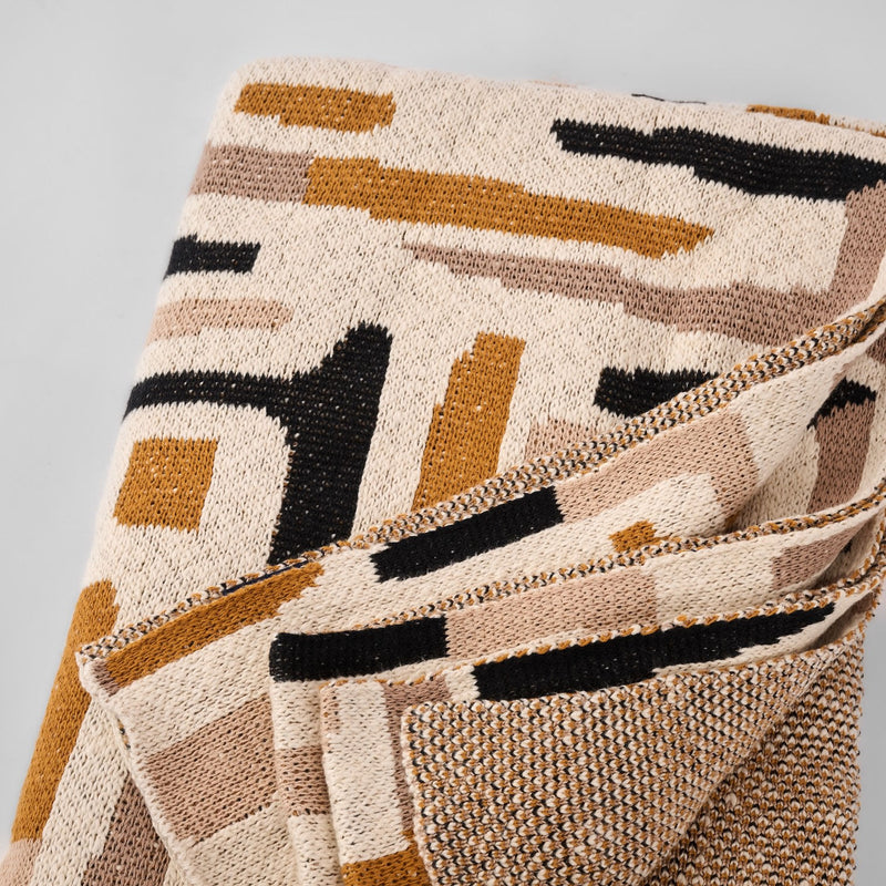 שמיכת סלון סרוגה - דגם אבסטרקטי