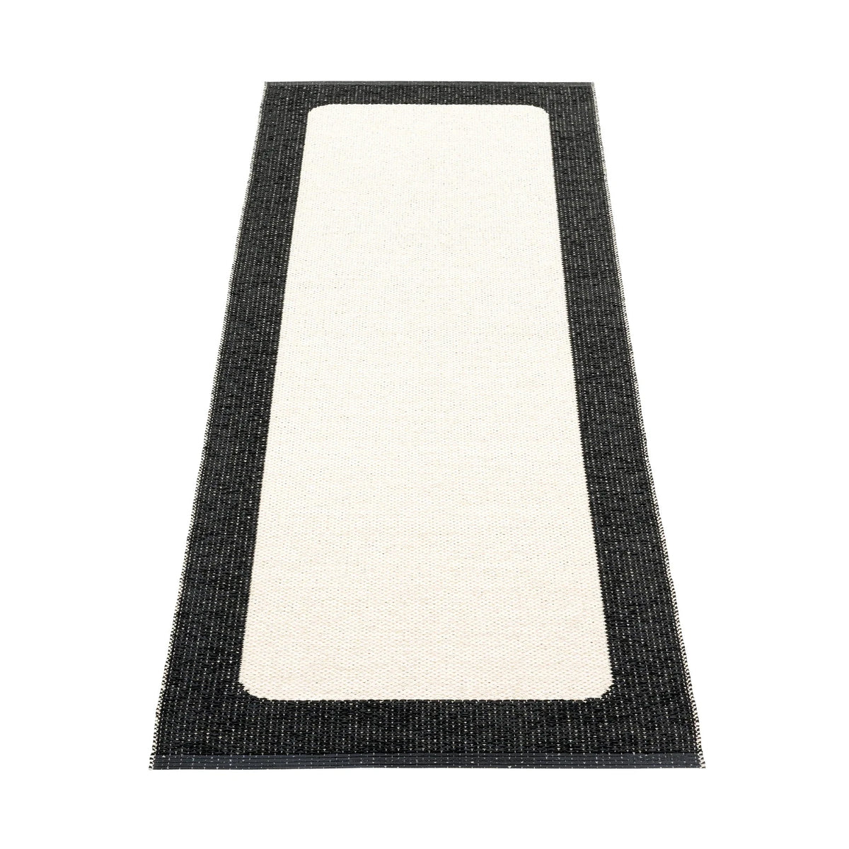 B&W Rug 70x120 cm