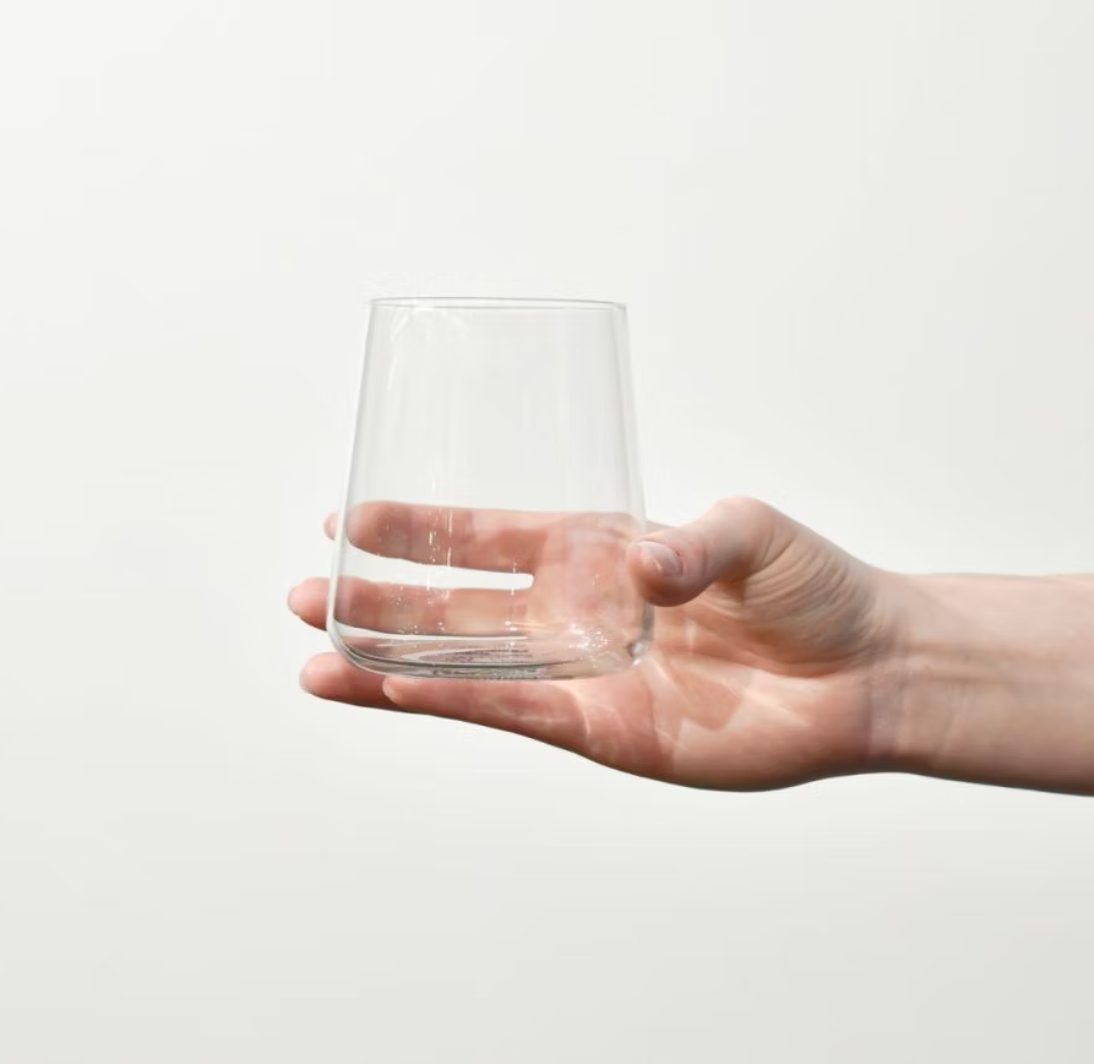 זכוכית שקופה בצורה מודרנית