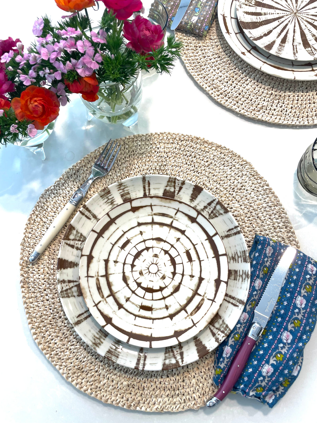 Plate Tribal Round Brown